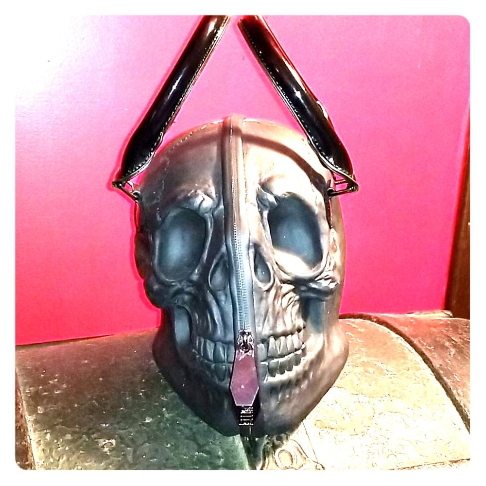 Skull purse